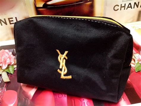 Yves Saint Laurent Makeup Makeup Bags for sale .